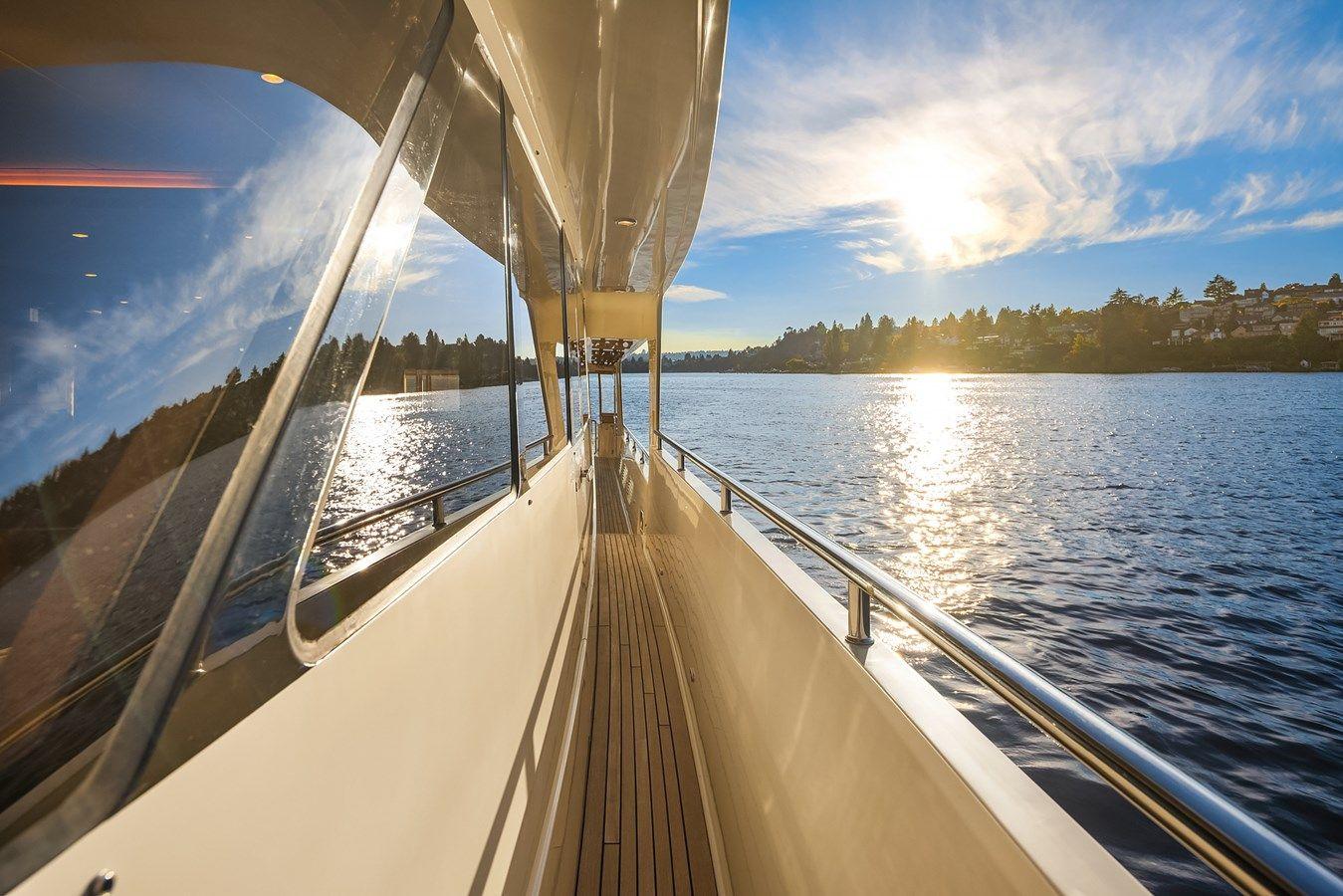 the best price on LA BELLA VITA II - HAMPTON YACHTS