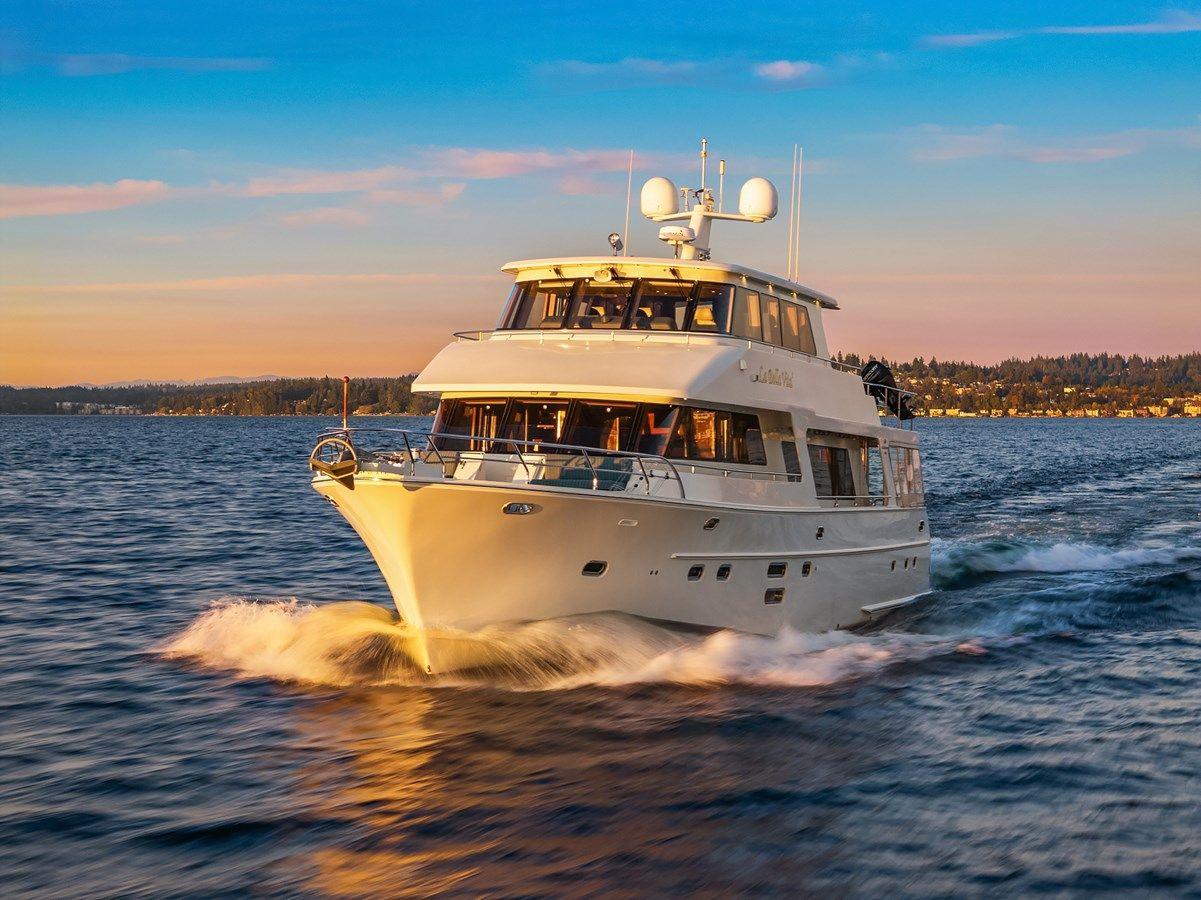 the best price on LA BELLA VITA II - HAMPTON YACHTS