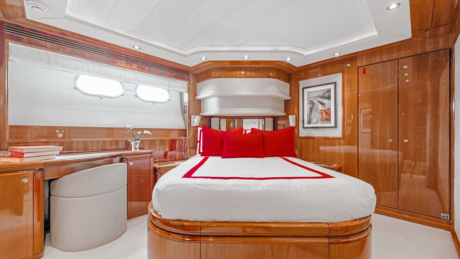 Champagne and caviar - FERRETTI CUSTOM LINE price