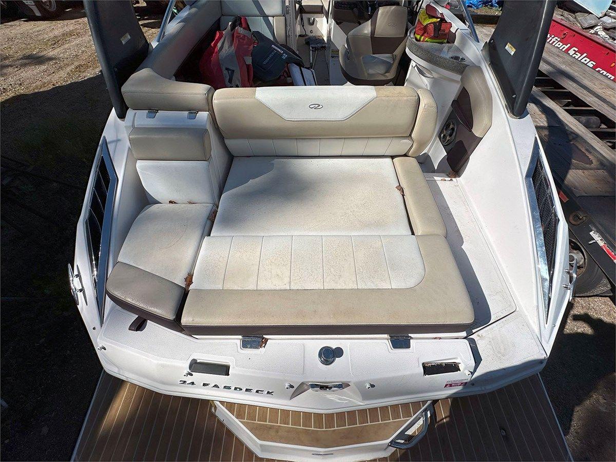 24' Regal 2014 FasDeck 24 2014