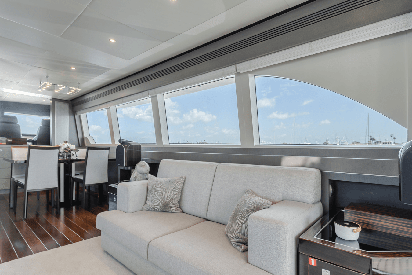 the best price on GYRFALCON - VAN DER VALK