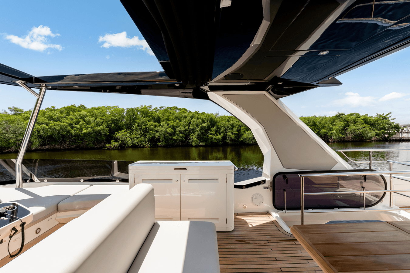 Лучшие предложения покупки яхты MANHATTAN 68 68