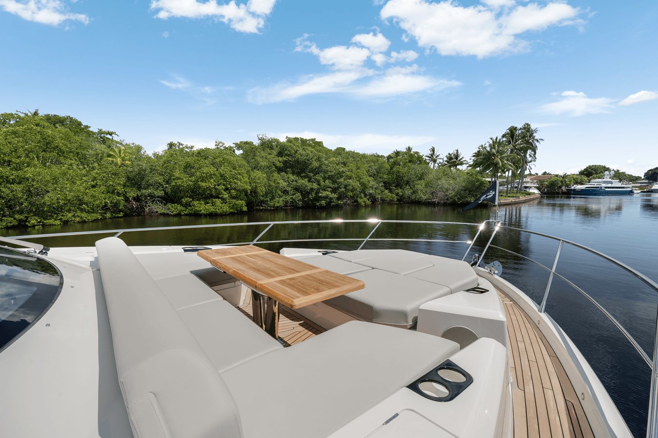 Продажа яхты MANHATTAN 68