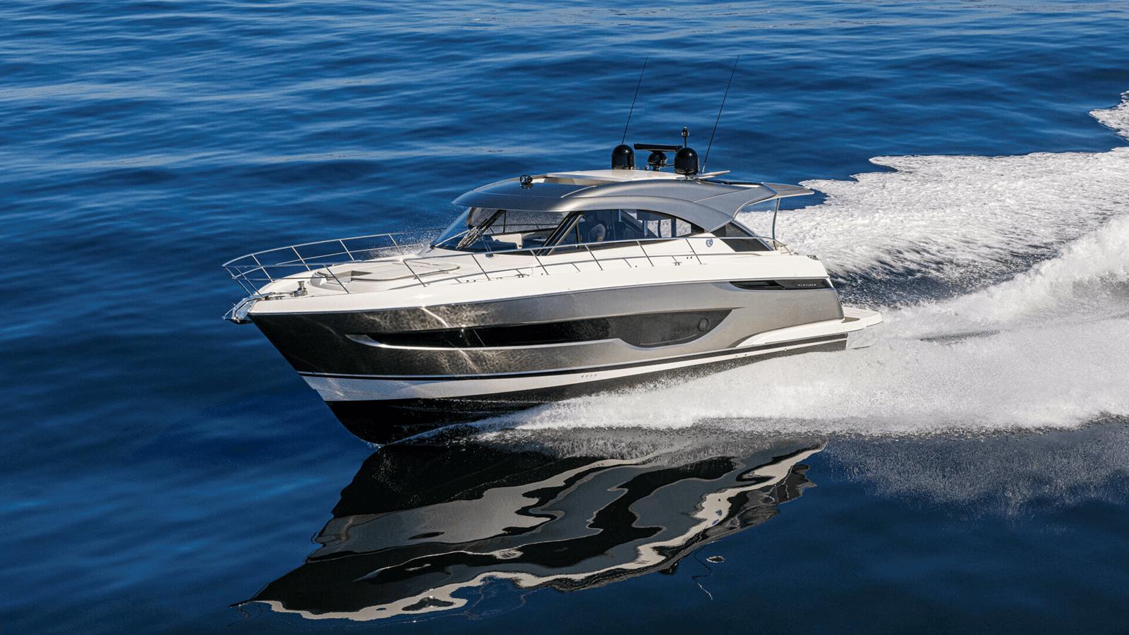 the best price on 4600 SPORT YACHT 46