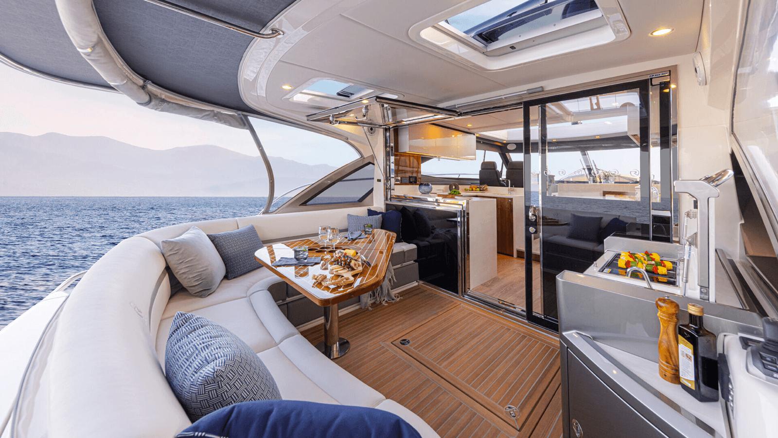 4600 SPORT YACHT - Riviera