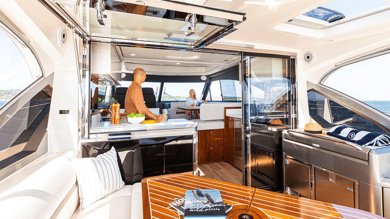 4600 SPORT YACHT - Riviera price