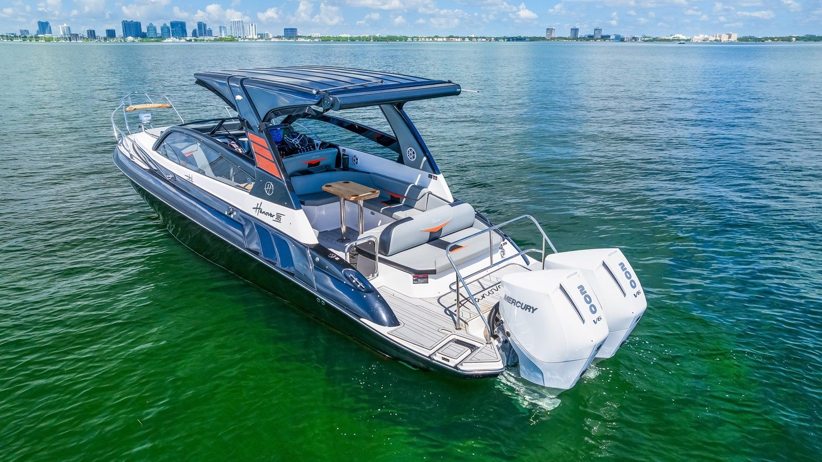 Buy a yacht Hanover 305 Black & Orange Edition 33