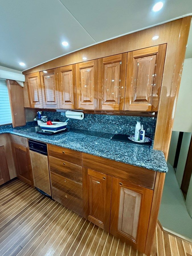 Buy a Kickback - VIKING at Shestakov Yacht Sales