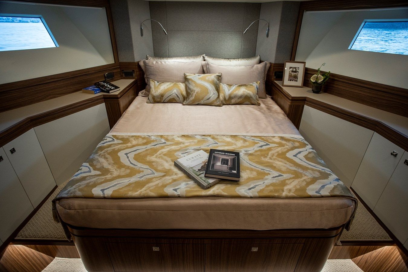 70' Johnson Skylounge 2026 yacht sale
