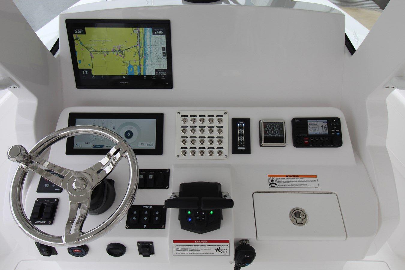 Buy a yacht Intrepid 375 Nomad SE