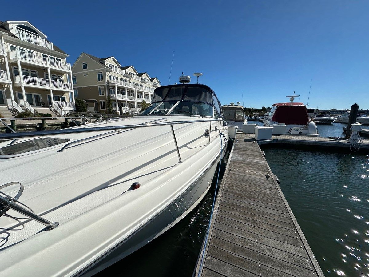 Buy a yacht Right on time - SEA RAY