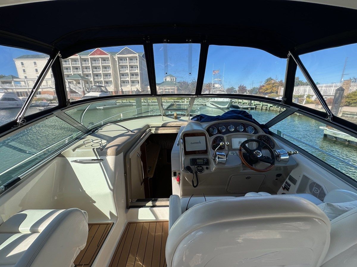 Buy a yacht Right on time 340 express cruiser