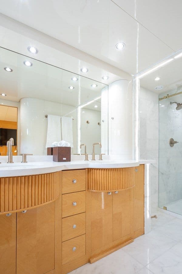 Buy a yacht Calais 100