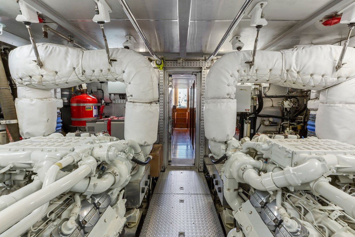 Купить яхту REVERIE - HORIZON MOTOR YACHTS в Shestakov Yacht Sales