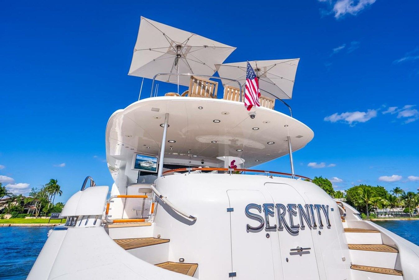 Buy a yacht SERENITY - Lazzara