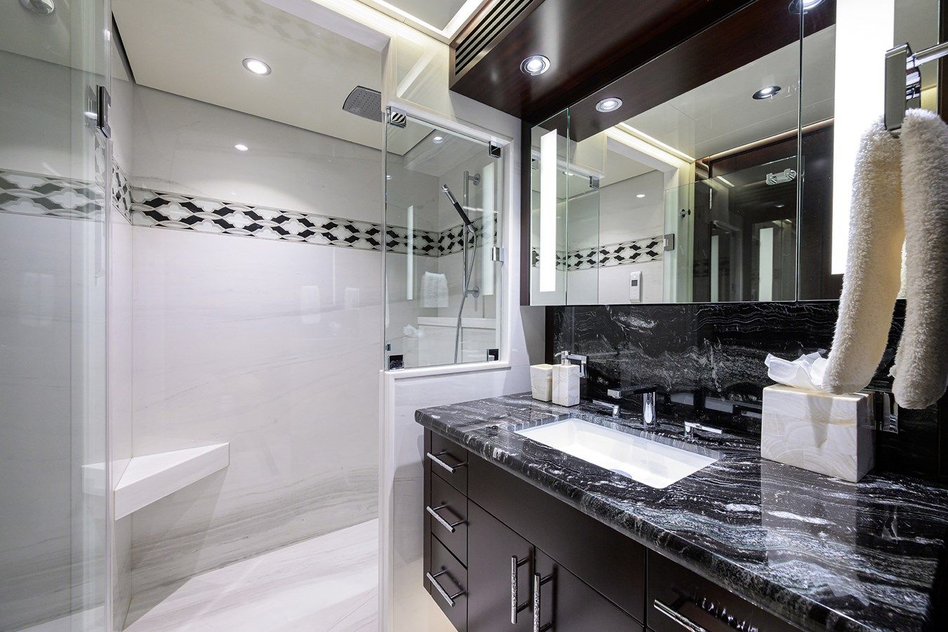 Лучшие предложения покупки яхты RENNEGADE 2019