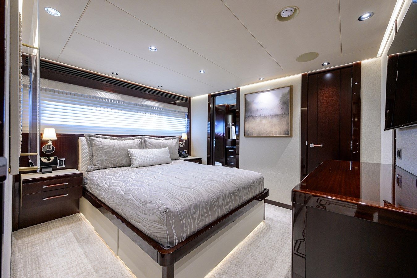 Продажа яхты RENNEGADE 125