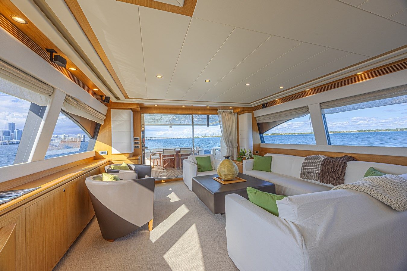 the best price on Noral - Ferretti Yachts