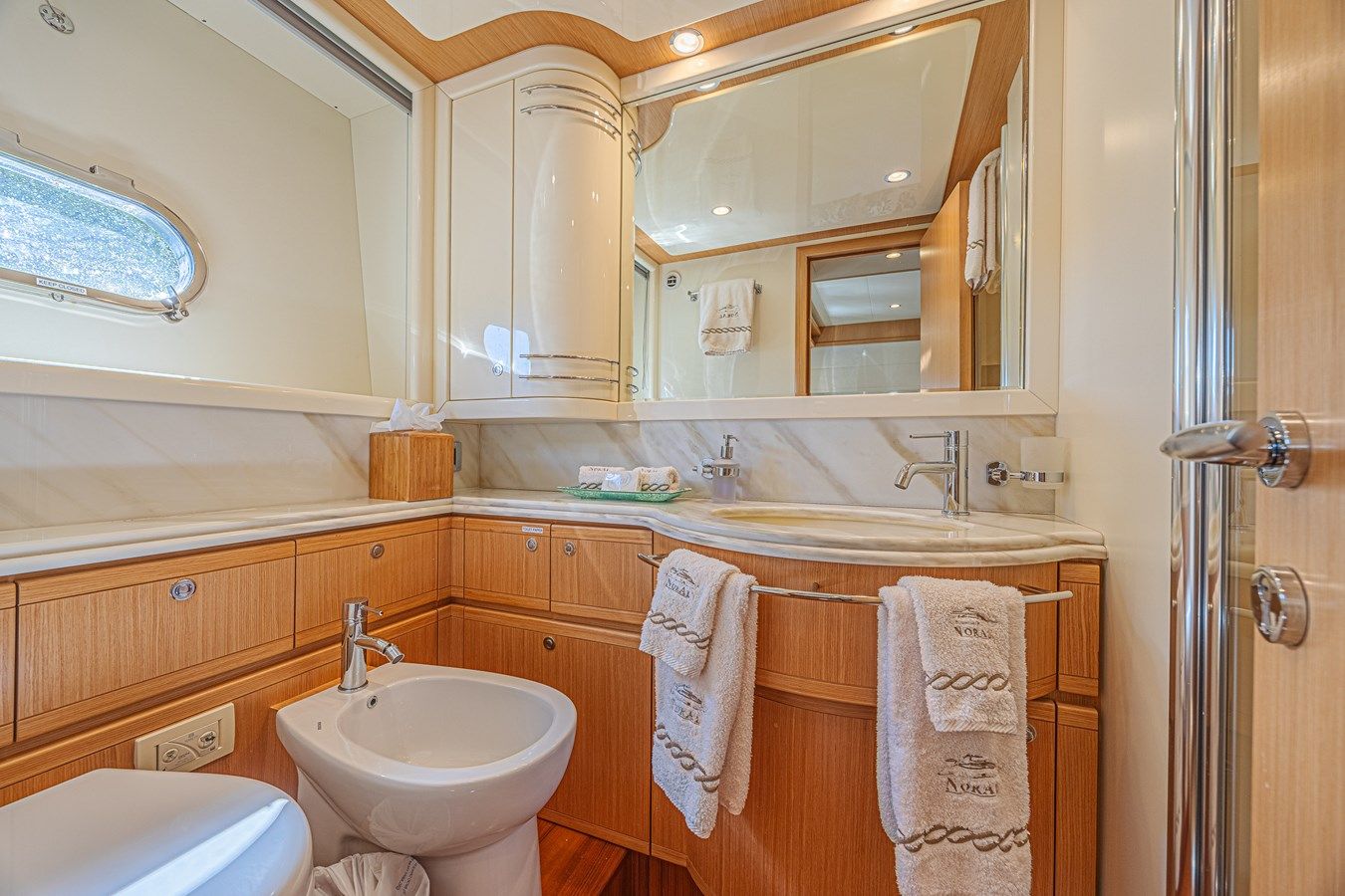 Buy a yacht Noral - Ferretti Yachts