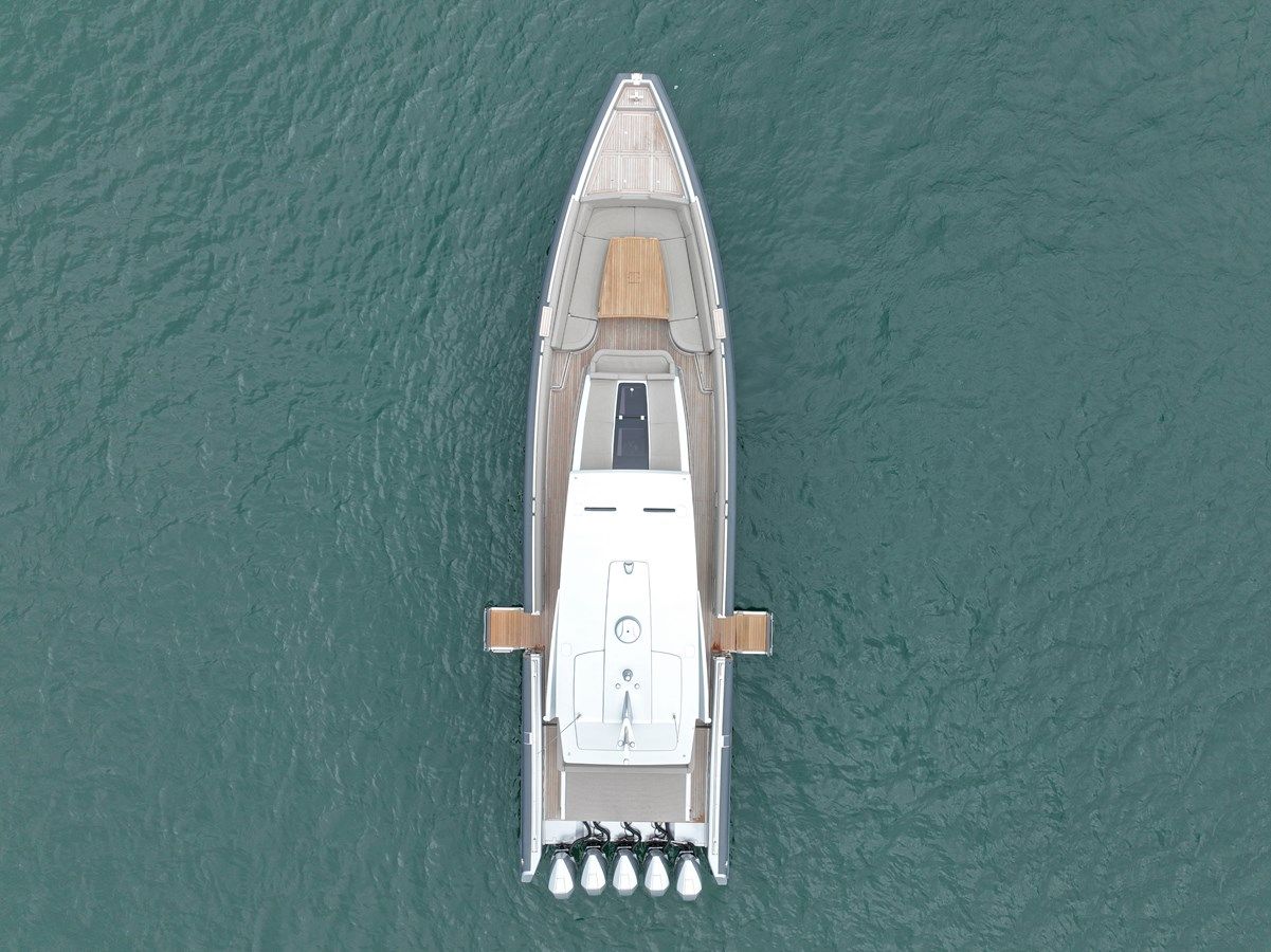 Buy a yacht ECLIPSE Black Shiver 160