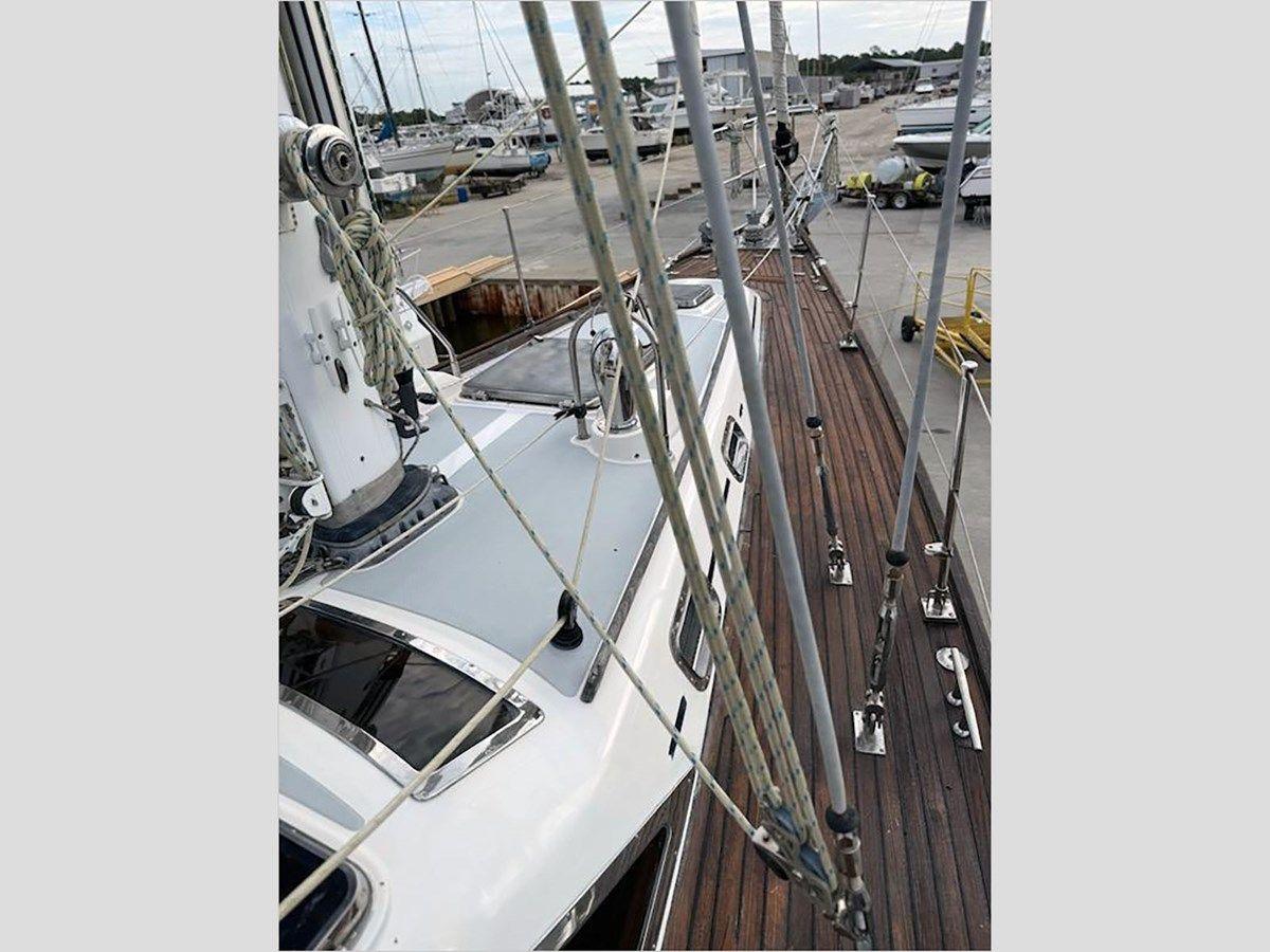 the best price on 46' Hylas 2008 Center Cockpit - HYLAS