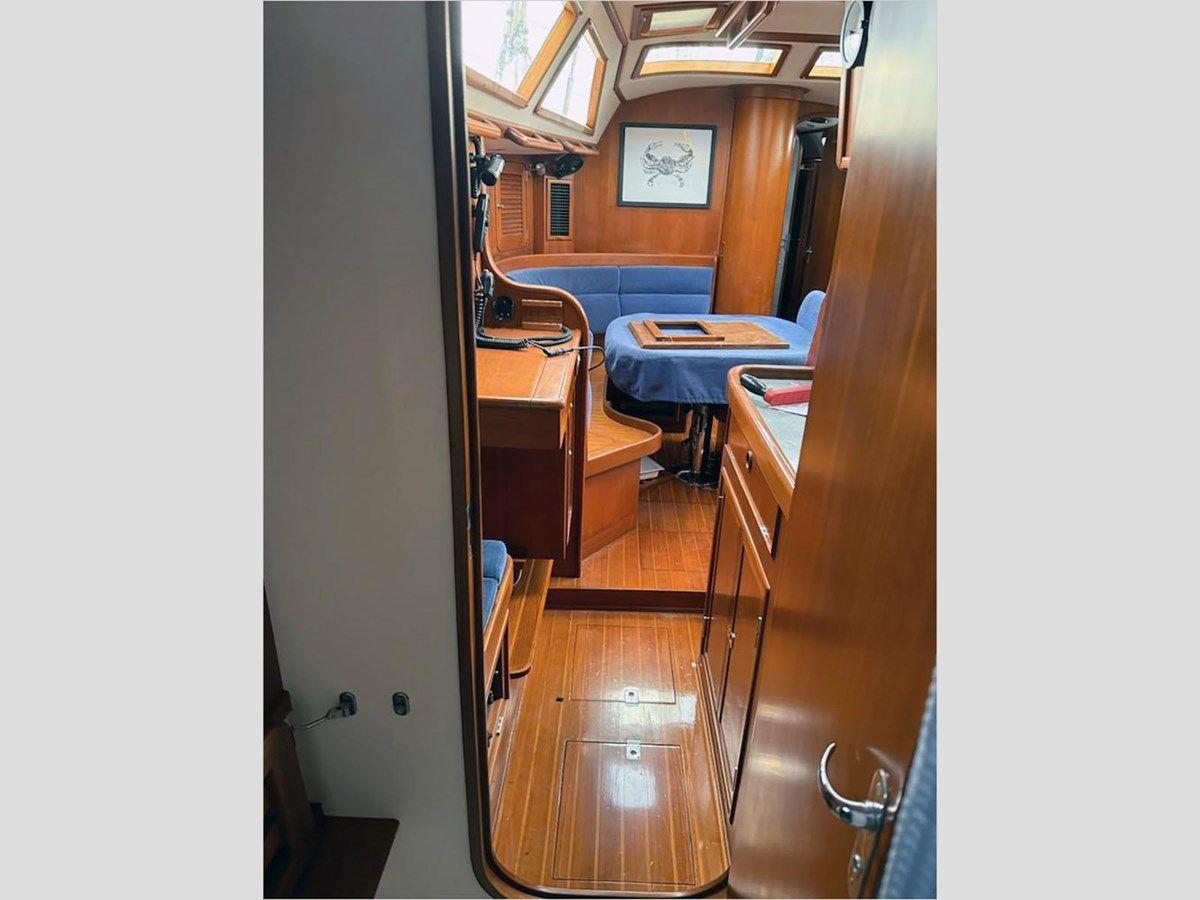 46' Hylas 2008 Center Cockpit 46