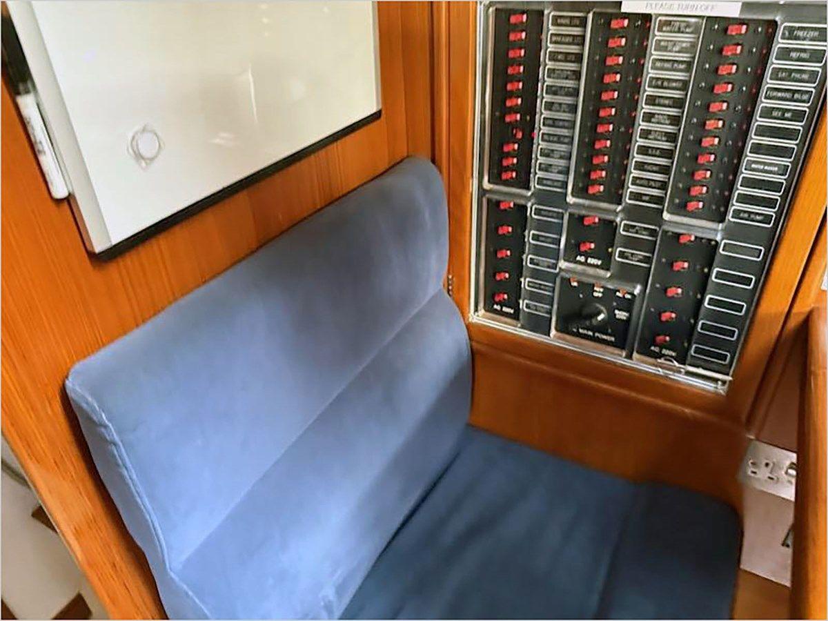 46' Hylas 2008 Center Cockpit 46 price