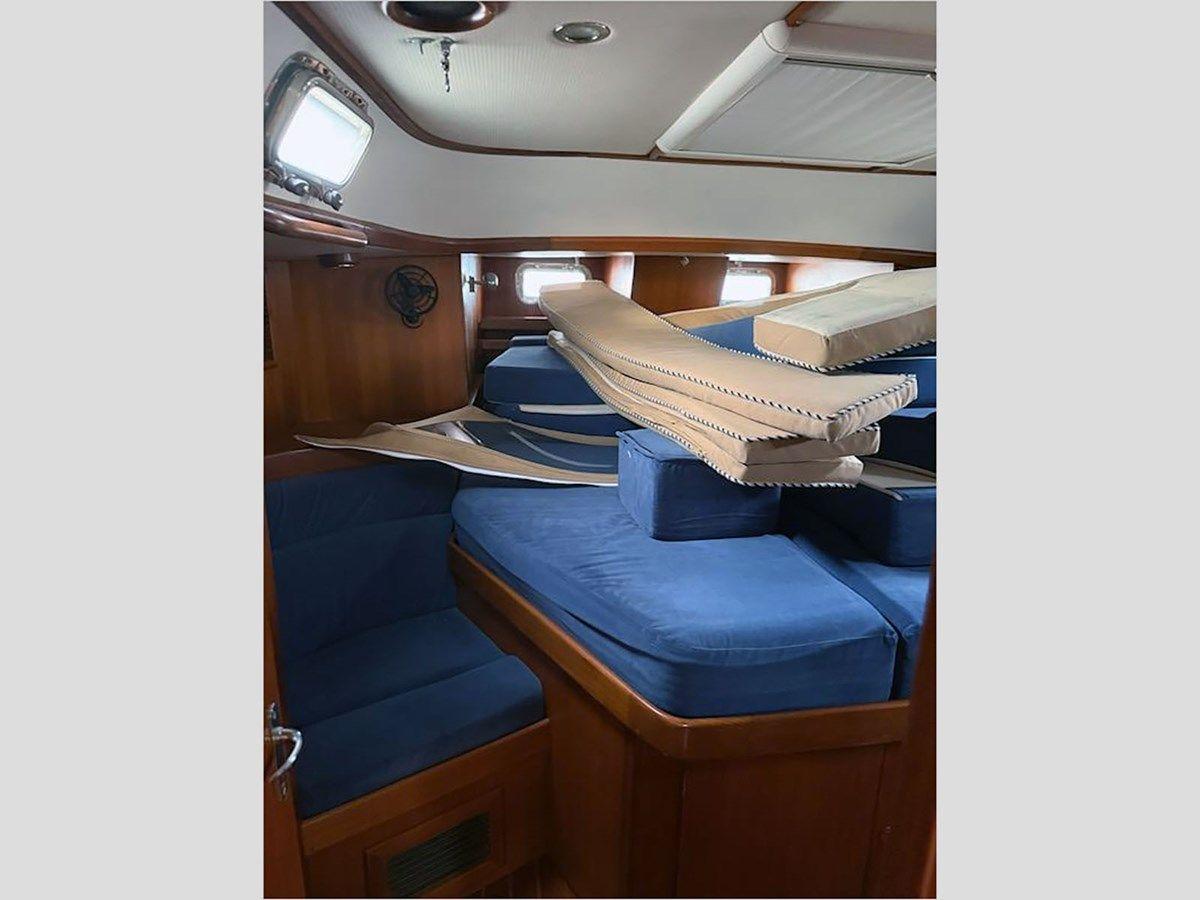 best yacht sales deals 46' Hylas 2008 Center Cockpit 46