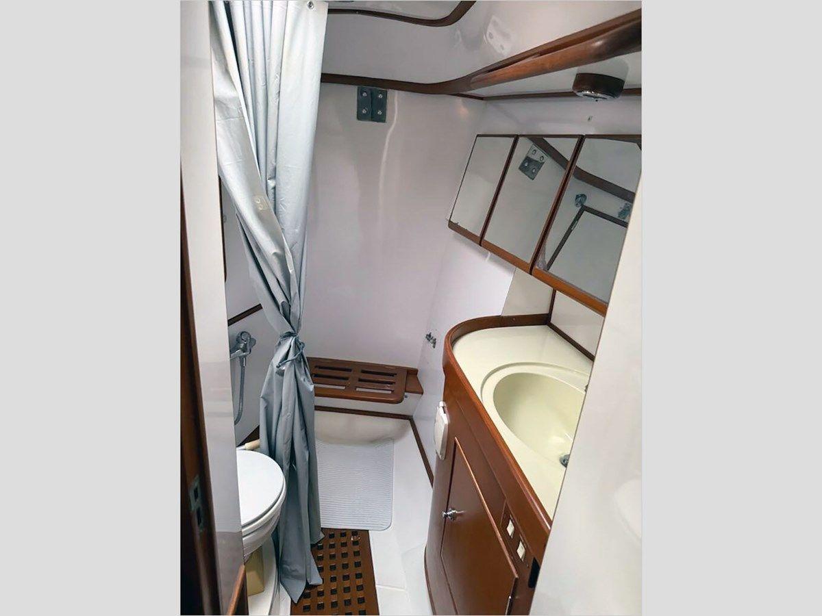 46' Hylas 2008 Center Cockpit price