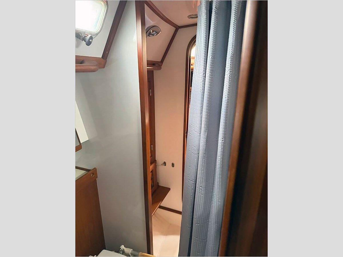 best yacht sales deals 46' Hylas 2008 Center Cockpit - HYLAS