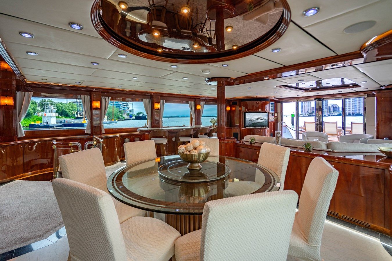 Стоимость яхты AQUA Flybridge Motoryacht