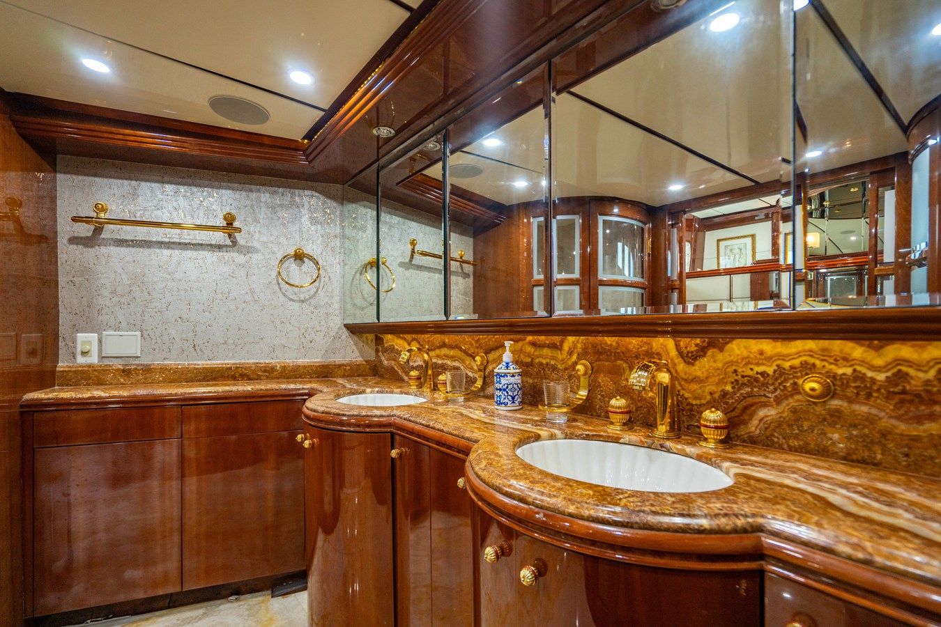 Лучшие предложения покупки яхты AQUA 94