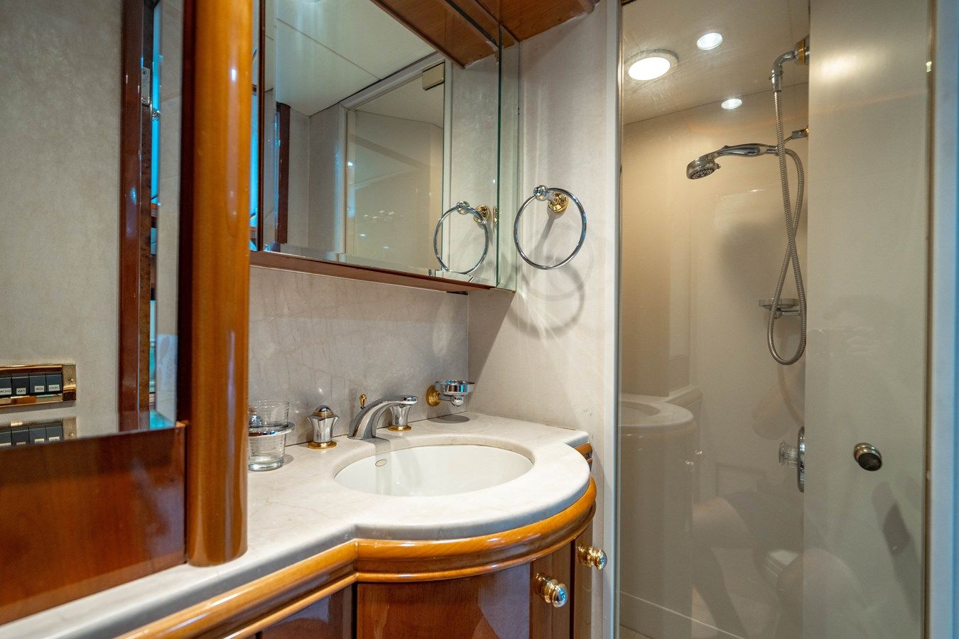 Стоимость яхты AQUA - DESTINY