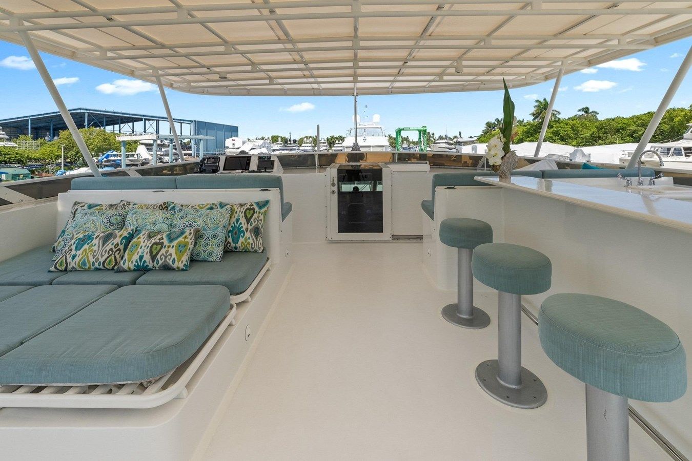 Buy a yacht DIRT POOR 1999