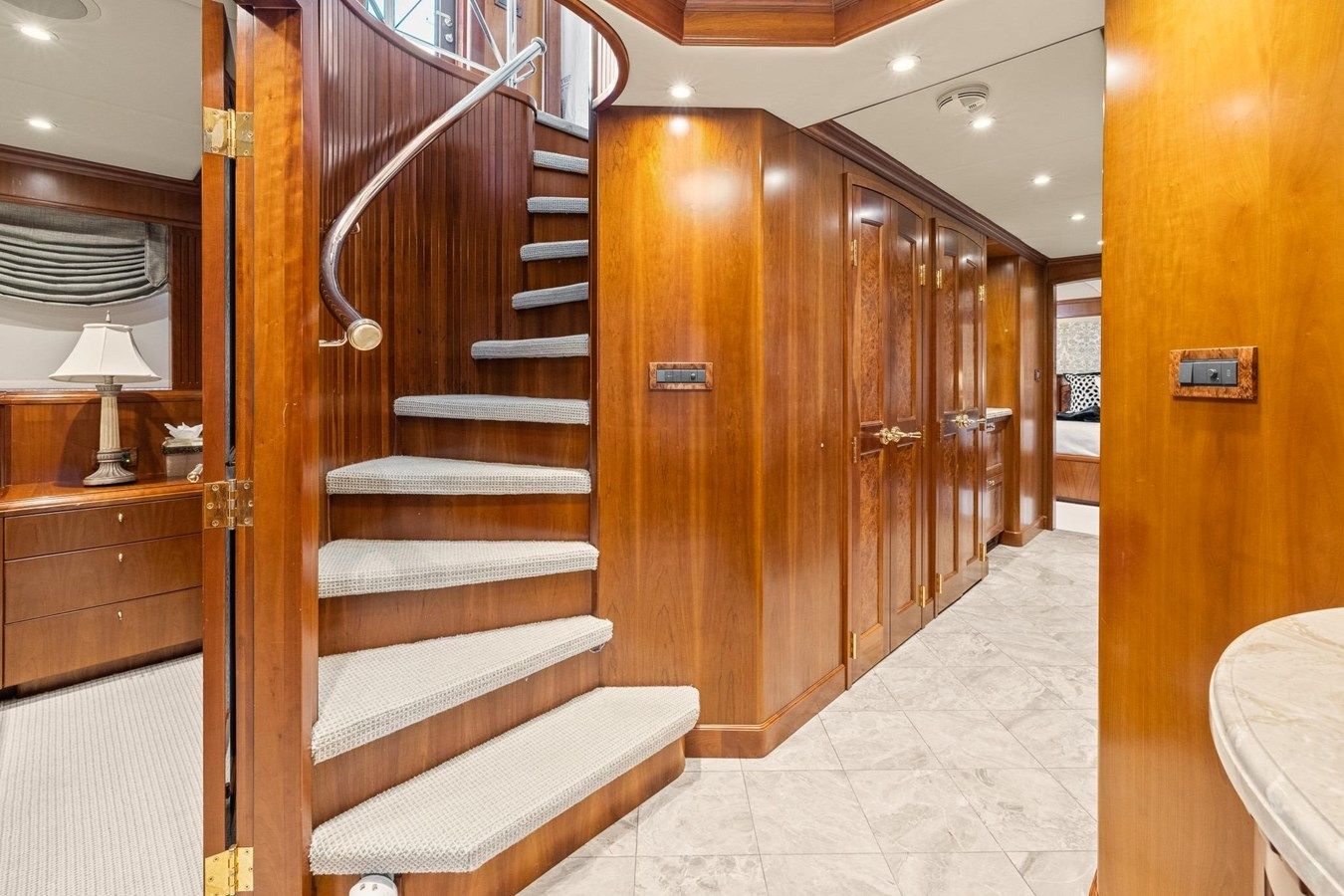 DIRT POOR 1999 yacht sale