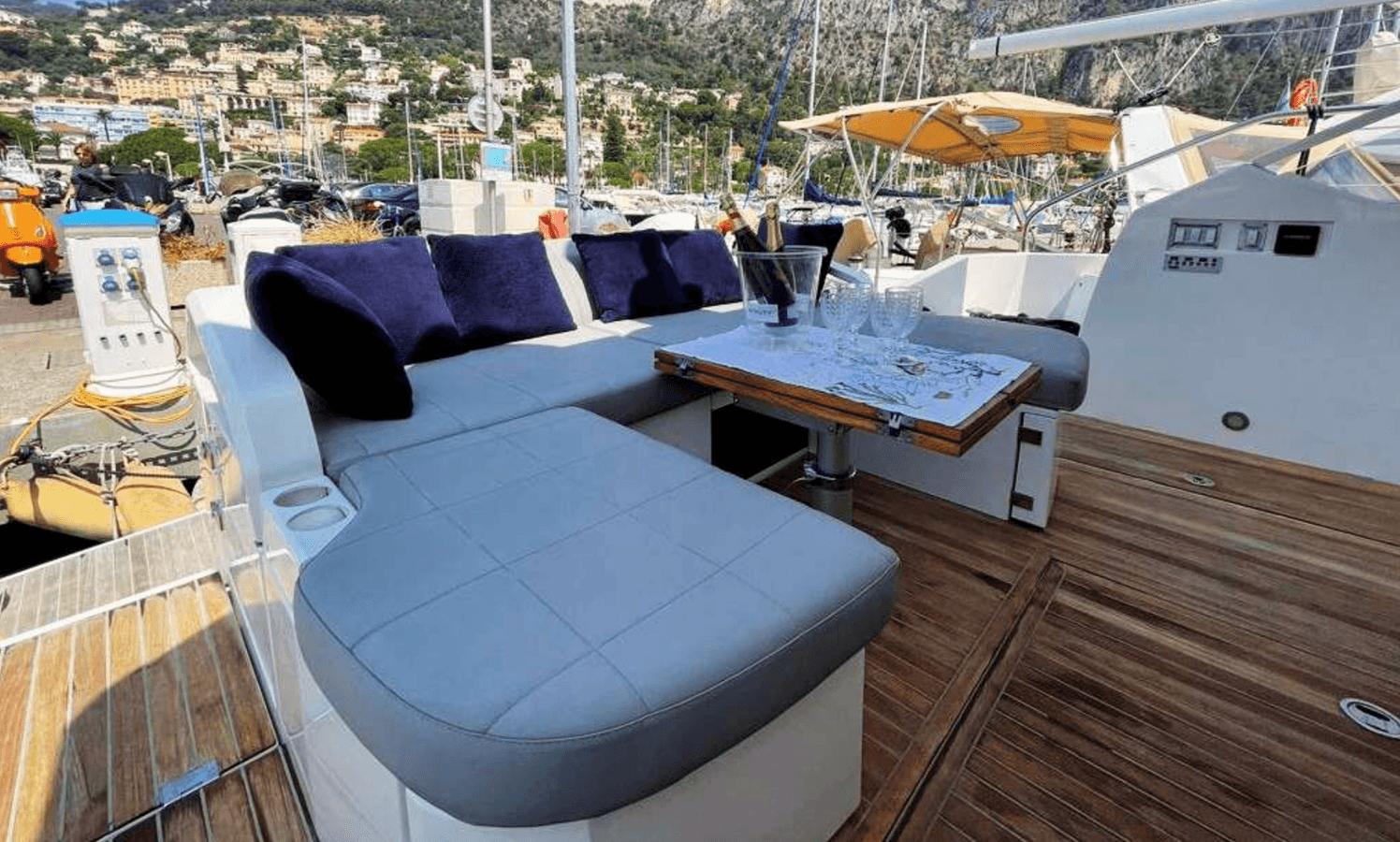 Buy a yacht FAIRLINE TARGA 50 GT 2011