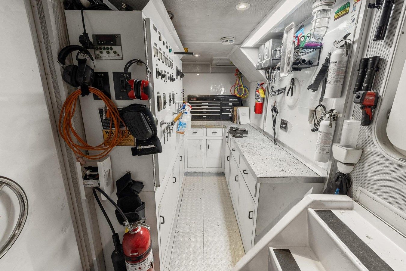 Buy a yacht DIRT POOR