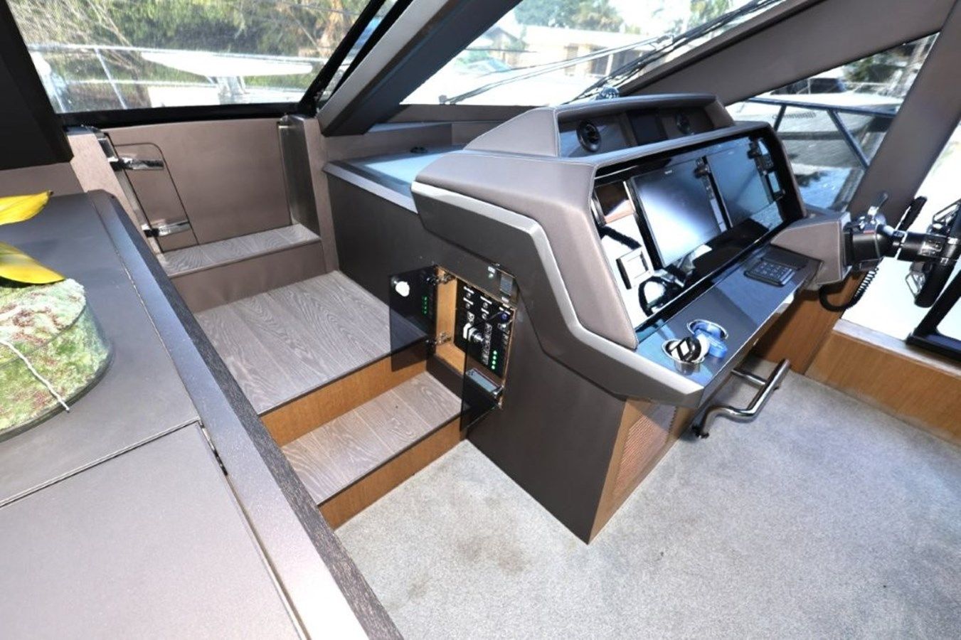 Buy a GLN65001J819 at Shestakov Yacht Sales