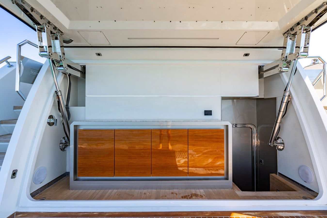 Продажа яхты STOTSEA - Ocean Alexander