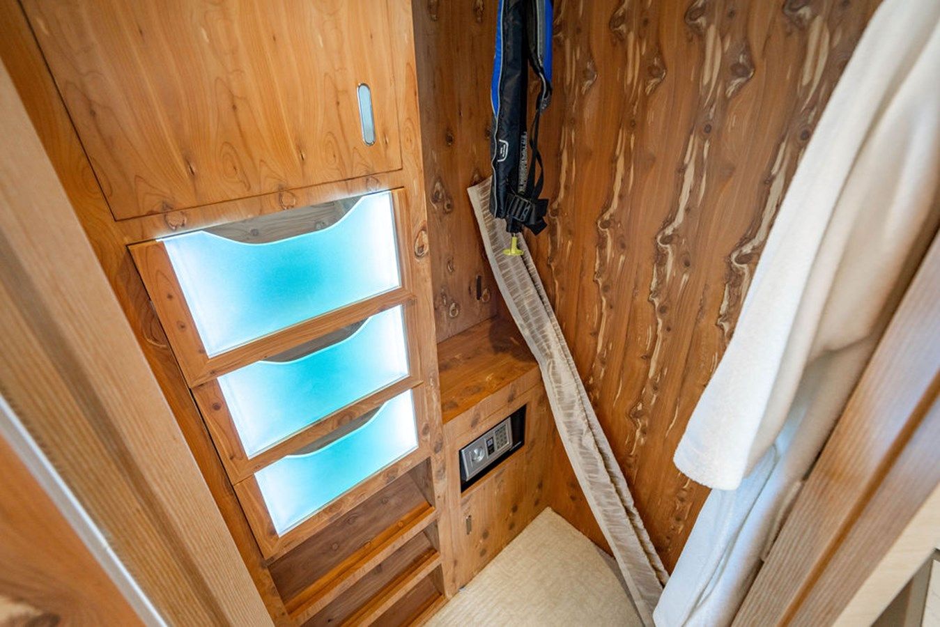 Стоимость яхты STOTSEA