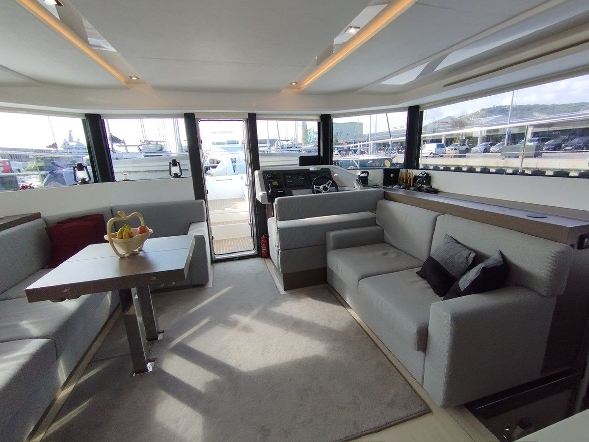 the best price on LEOPARD 53 53