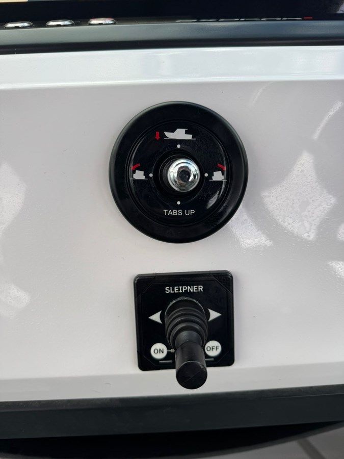 Лучшая цена на PLAN D - Axopar