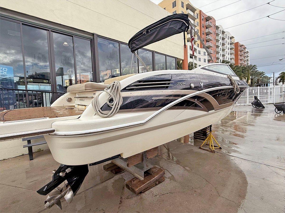28' Formula 2015 270 - Formula Boats yacht sale
