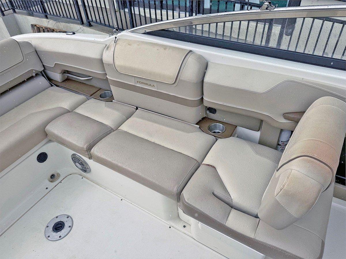 Buy a 28' Formula 2015 270 - Formula Boats at Shestakov Yacht Sales