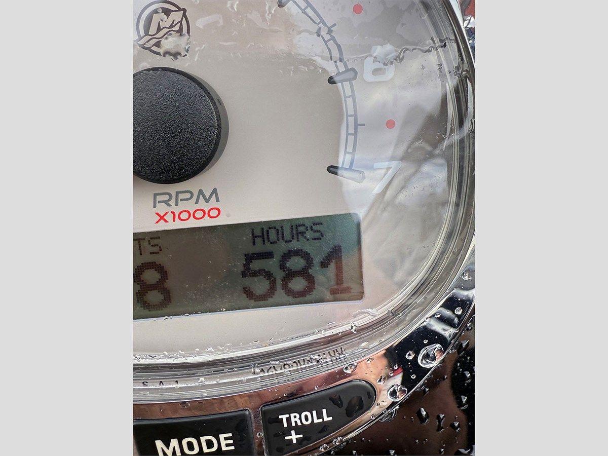 Buy a 28' Formula 2015 270 2016 at Shestakov Yacht Sales