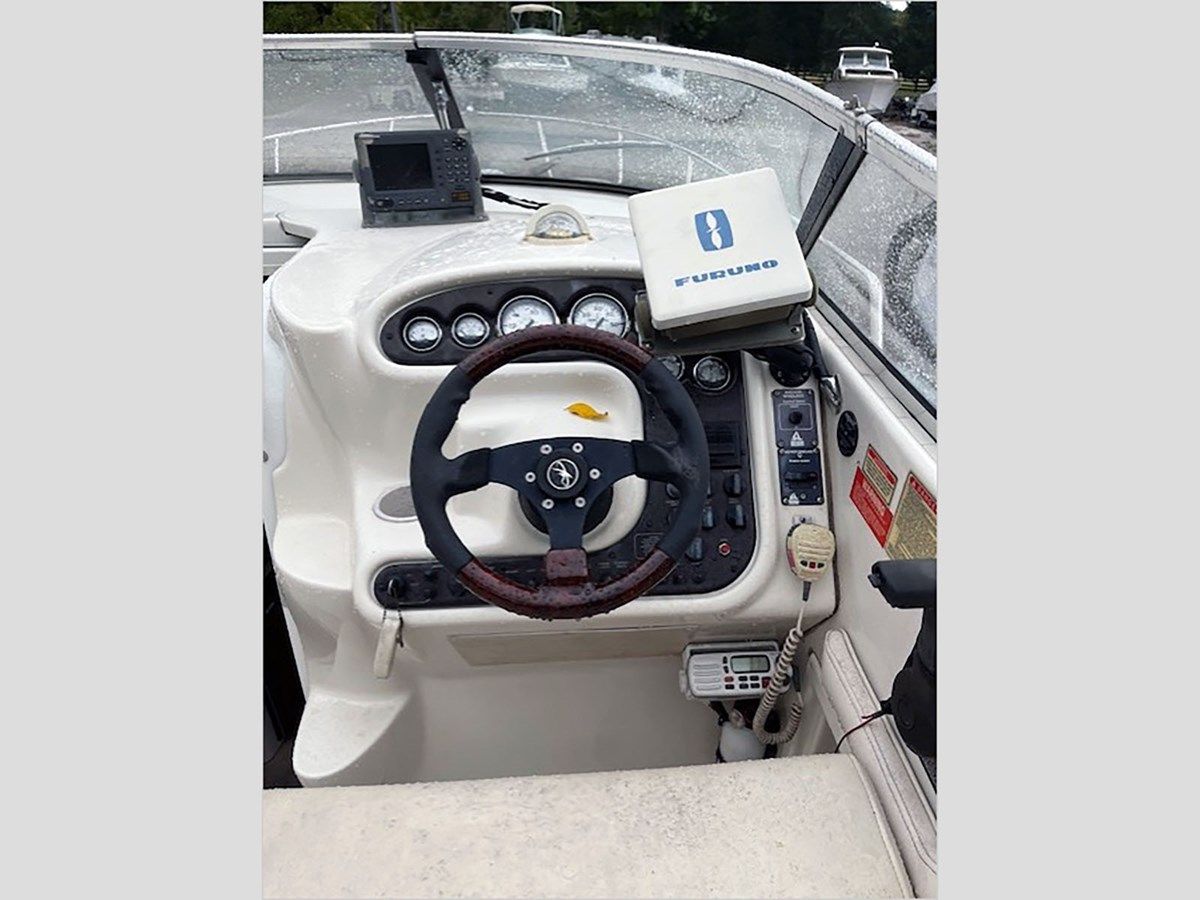 27' Monterey 2002 262 Cruisers 2002