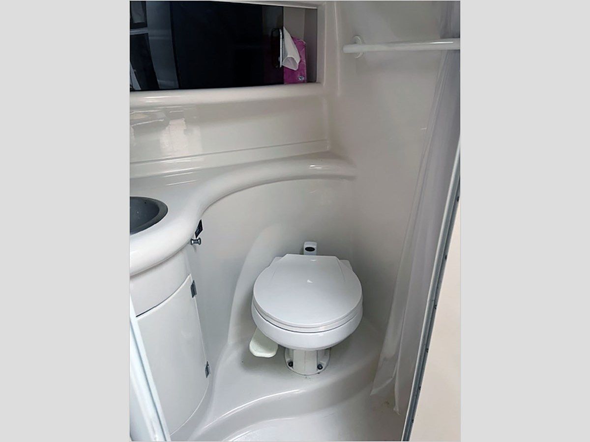 Лучшая цена на 27' Monterey 2002 262 Cruisers 27