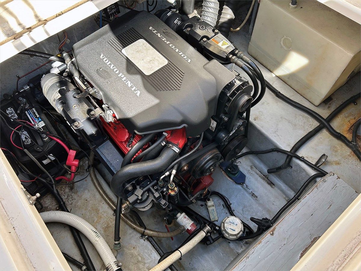 Продажа яхты 27' Monterey 2002 262 Cruisers