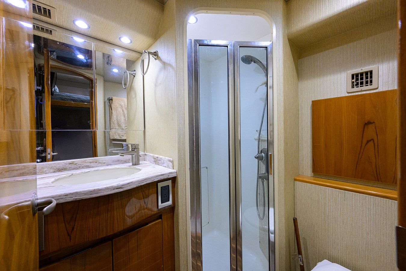 MARLIN MONROE yacht sale