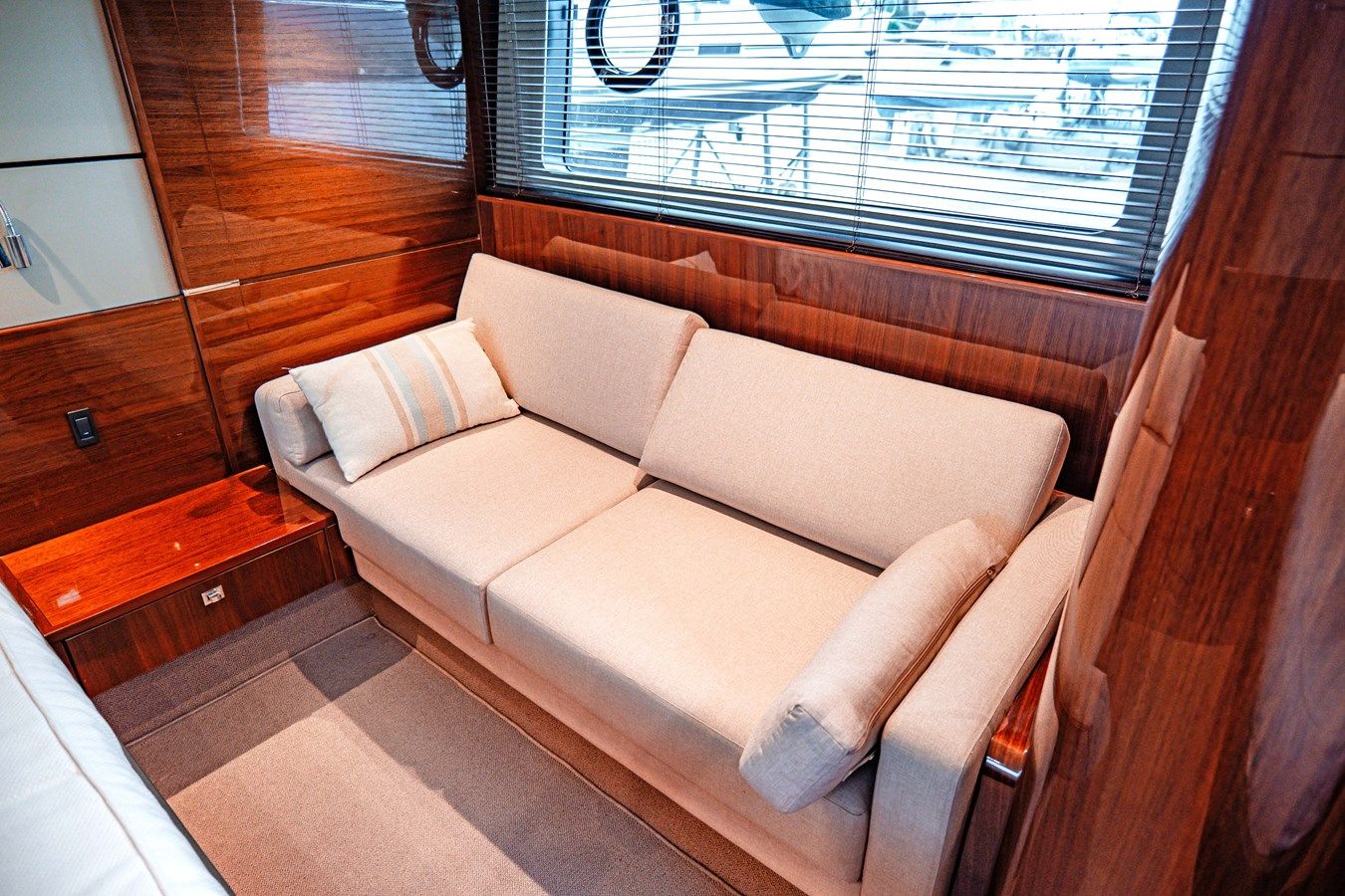 the best price on OLILA 2017